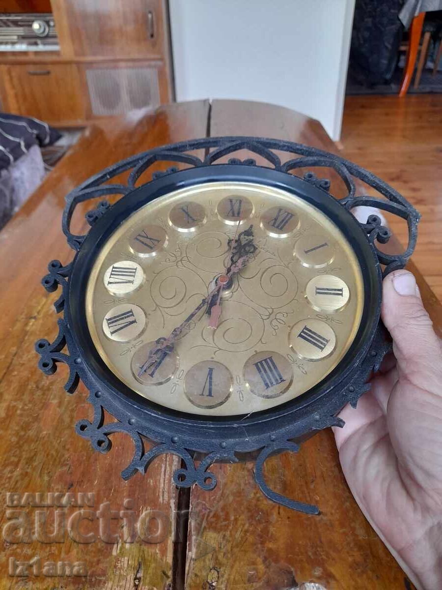 Стенен часовник Янтар,Jantar с цена € 11.00 | 21.51 лв.