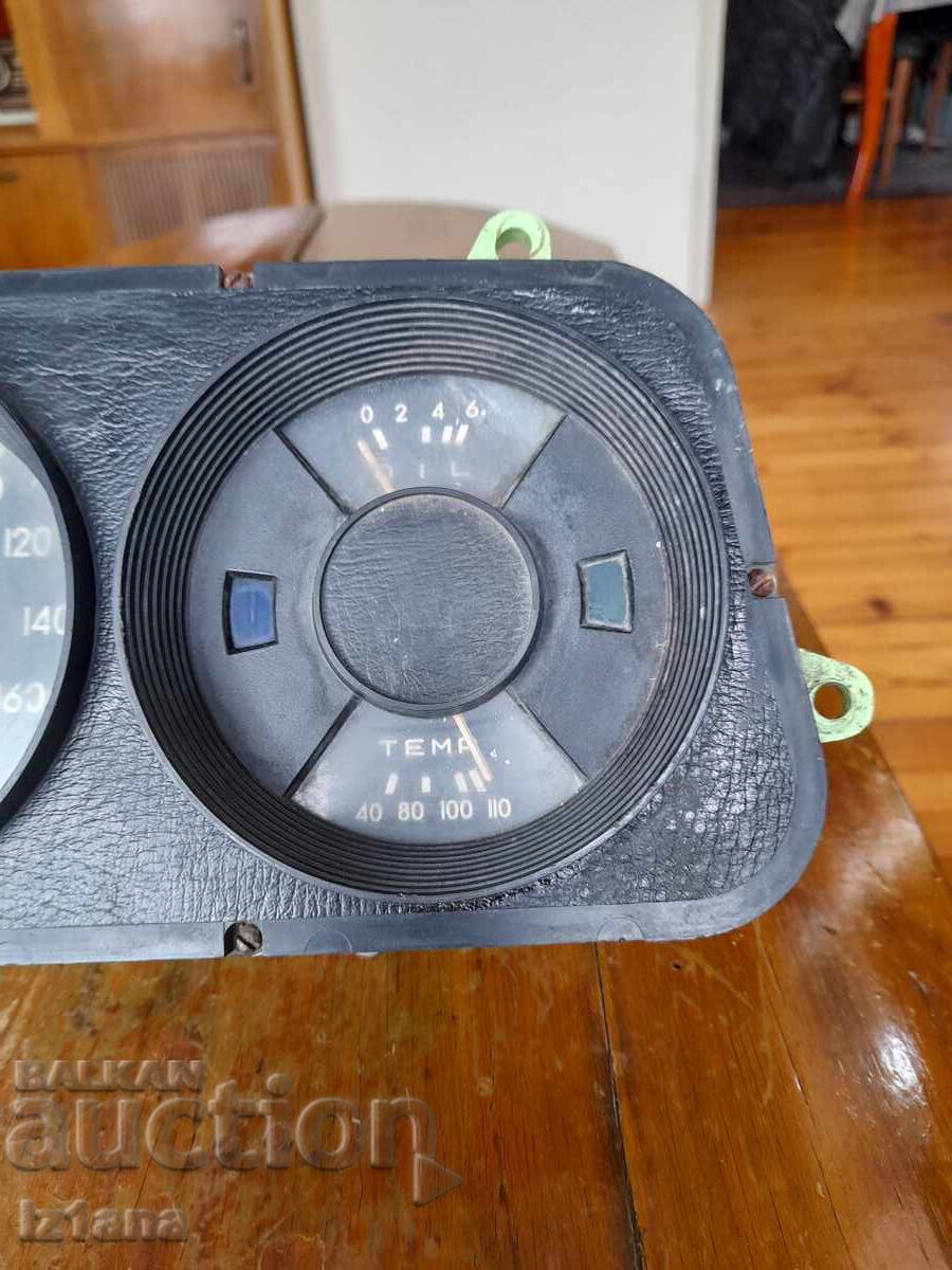 Livrarea Panou de bord vechi Moskvich Livrarea Panou de bord vechi Moskvich