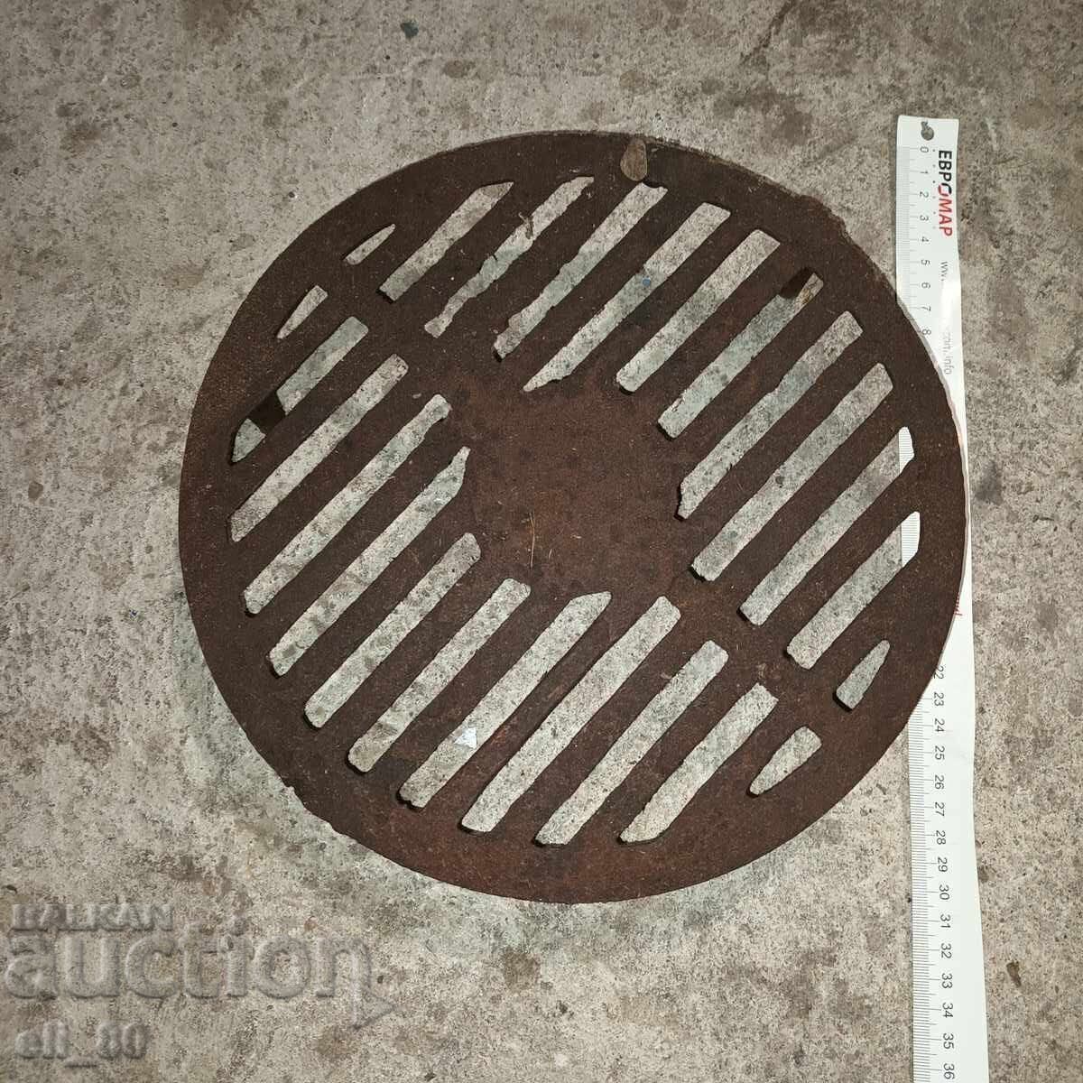 Auction  Cast iron grill. Thick-walled
