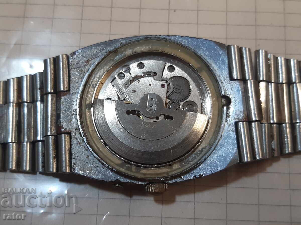 Παράδοση Ανδρικό ρολόι SLAVA αυτόματο, λειτουργεί