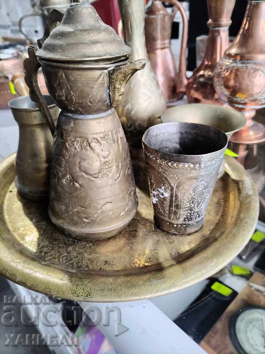 Доставка на ЛОТ ОТ БРОНЗОВИ СЪДОВЕ С ПОДНОС