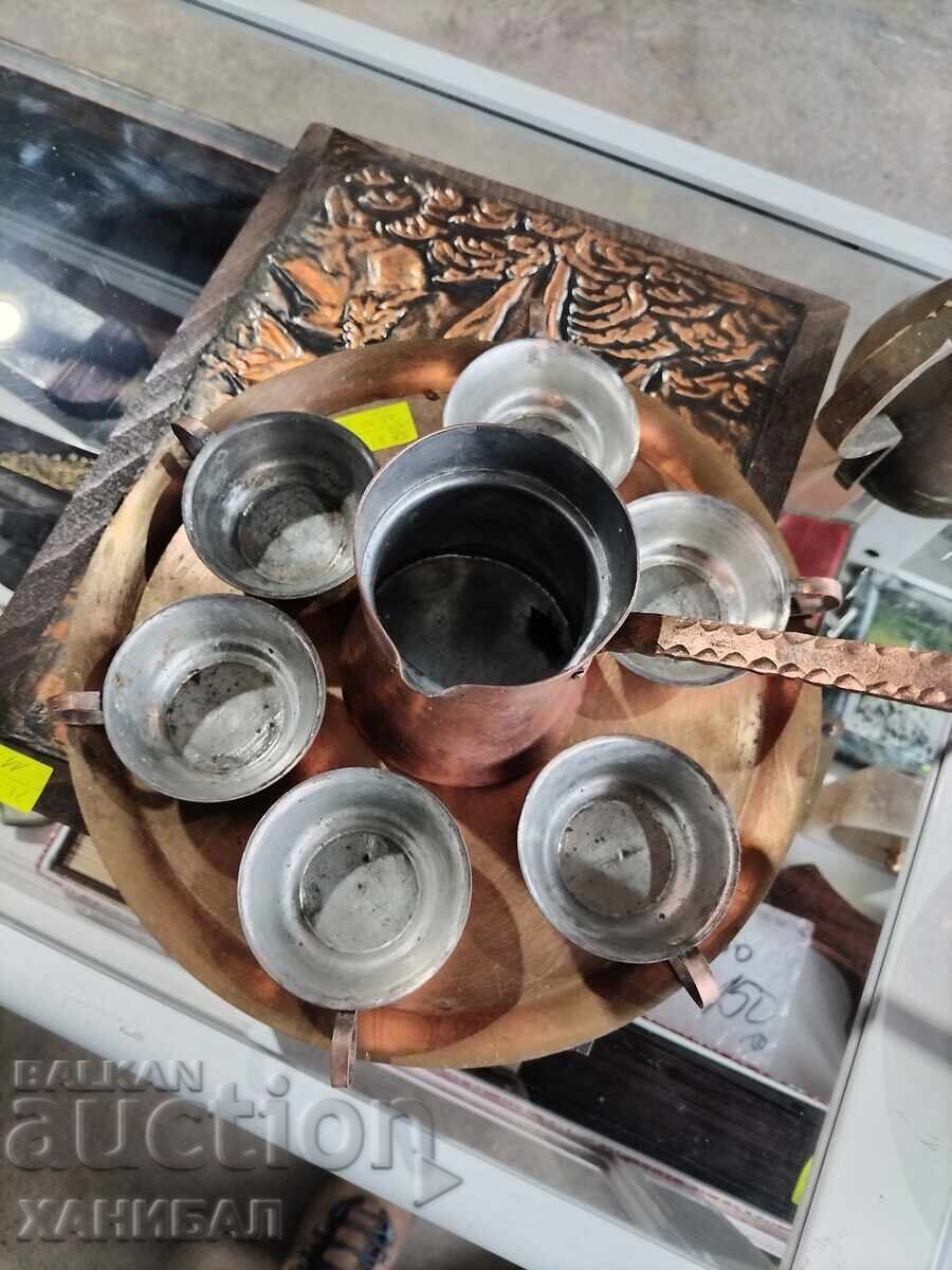 Delivery of LOT OF SIX COPPER CUPS, COPPER GLASSES WITH TRAY