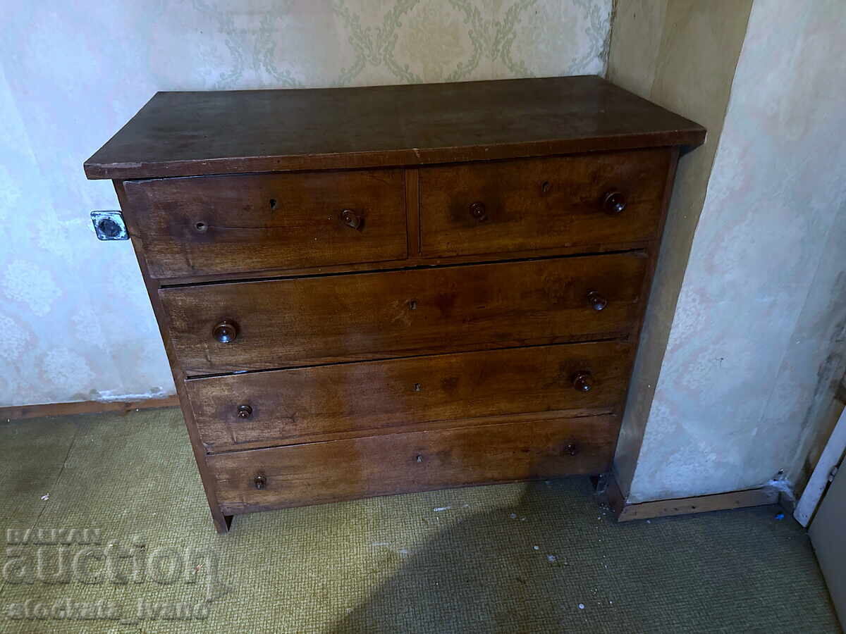 Comodă vintage/retro din lemn cu sertare cu preț € 10.00 | 19.56 BGN