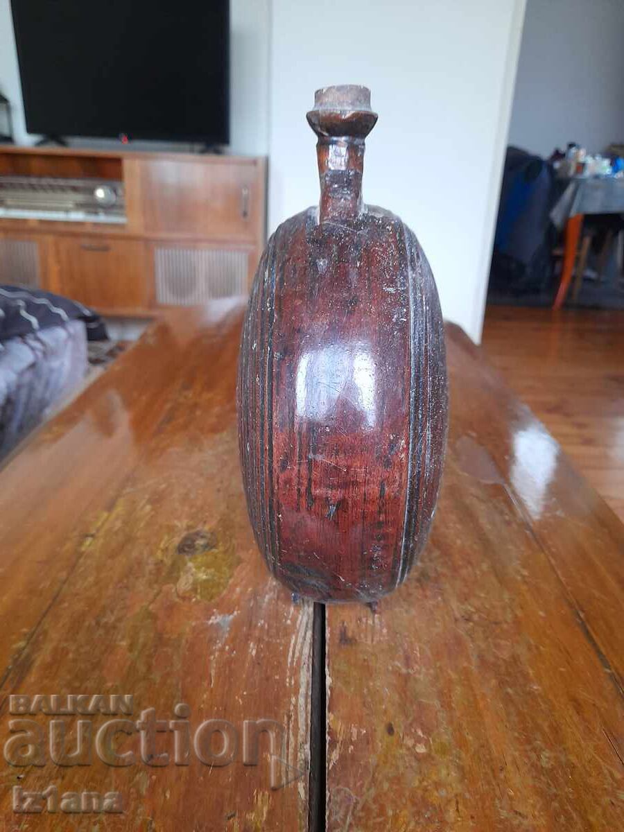 Ένα παλιό μαστίγιο με τιμή € 55.00 | 107.57 BGN