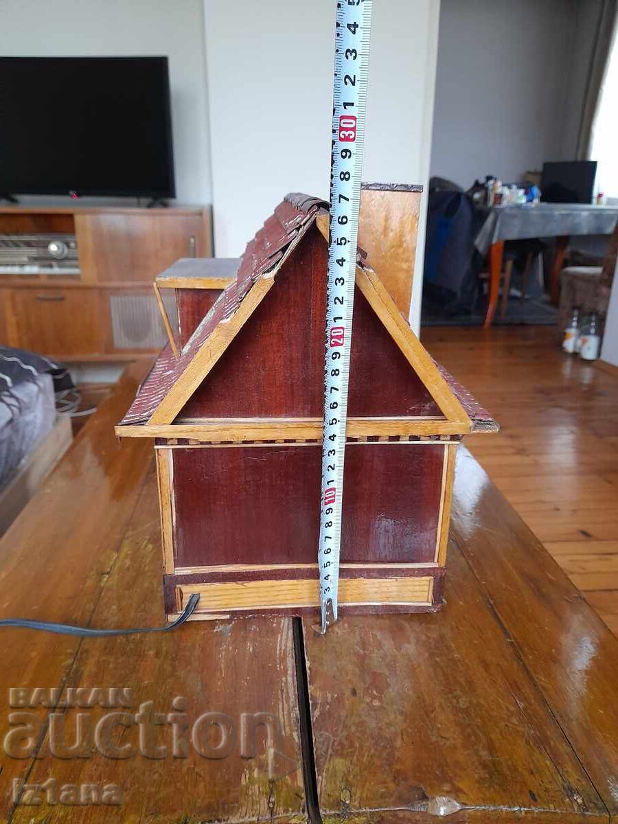 Licitație Căsuță veche din lemn, decorațiune Licitație Căsuță veche din lemn, decorațiune