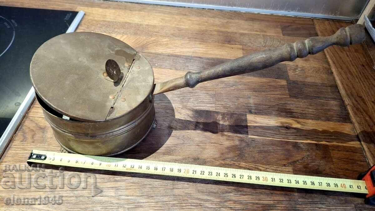 Grelieră antică din alamă cu preț € 40.00 | 78.23 BGN