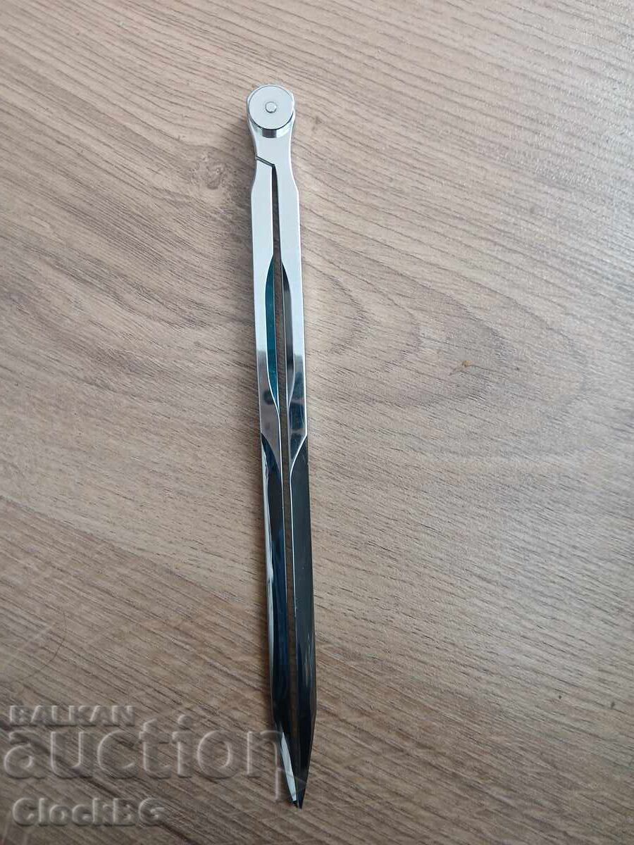 Licitație Instrument de grad profesional, grad excelent
