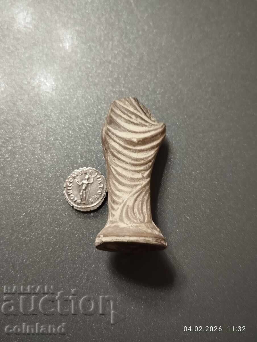 Figurină ceramică antică și monedă REPRODUCȚIE cu preț € 5.00 | 9.78 BGN
