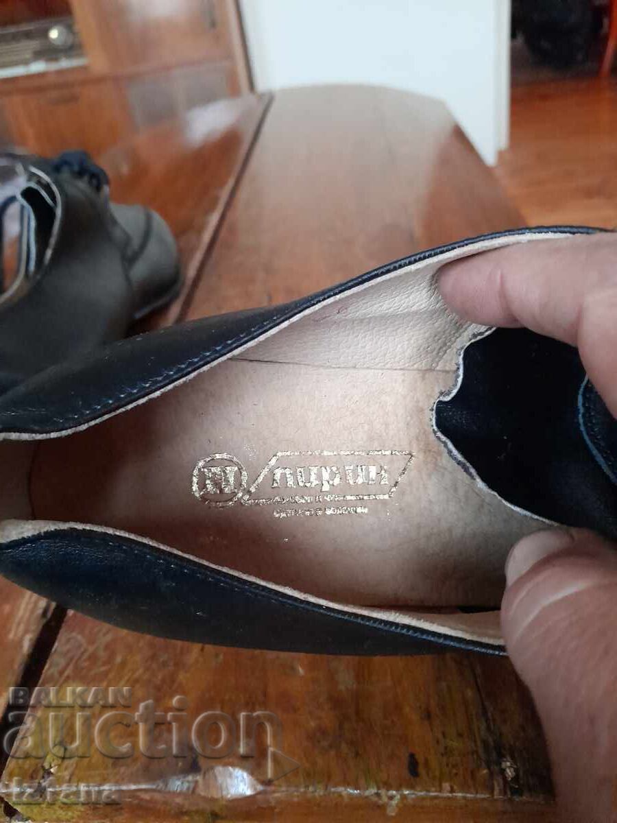 Livrarea Pantofi Old Pirin pentru bărbați