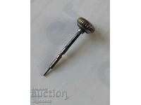 REPARAȚIE COROANĂ PENTRU CEAS VECHI