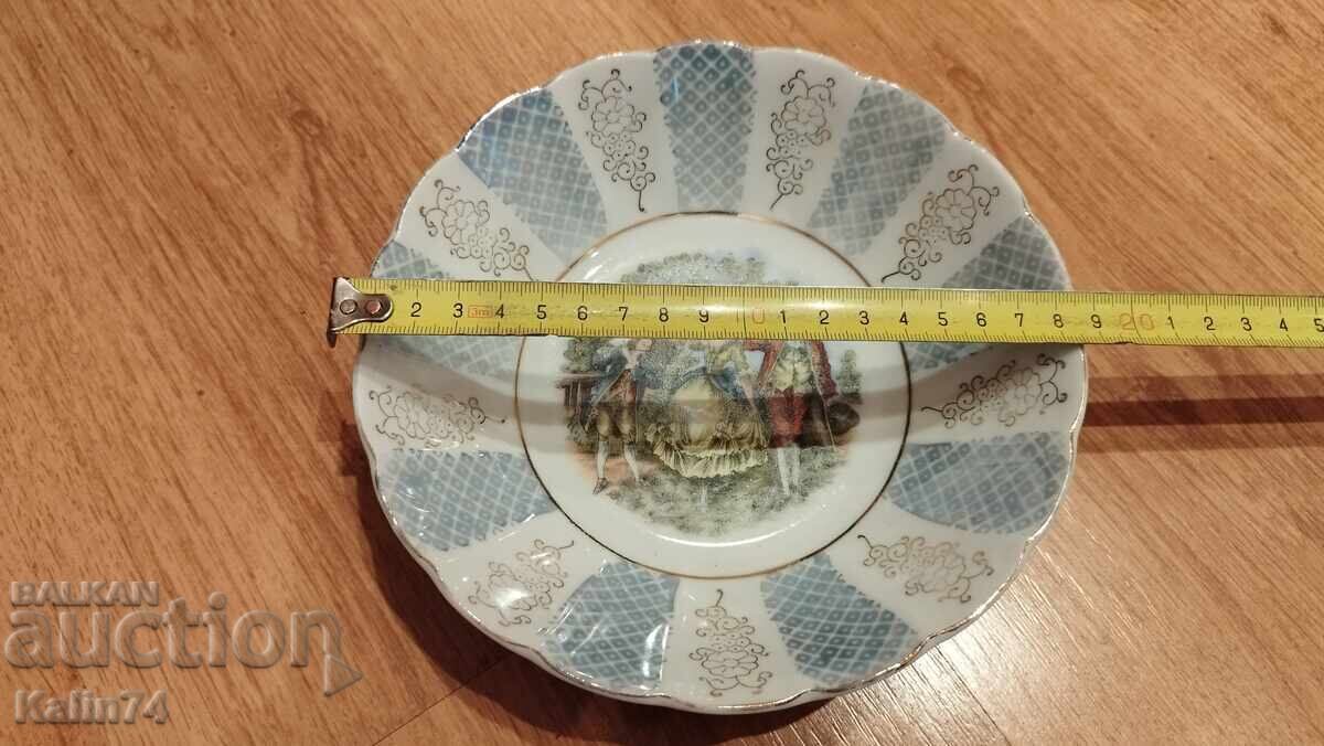 O farfurie frumoasa de portelan din Franta. cu preț € 10.50 | 20.54 BGN