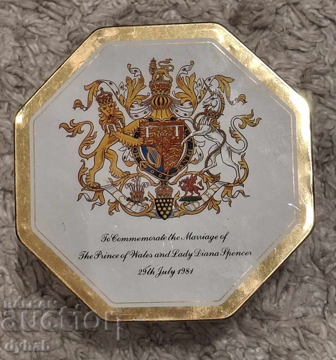 Box with keychain, wedding Diana with price € 8.00 | 15.65 BGN Box with keychain, wedding Diana with price € 8.00 | 15.65 BGN