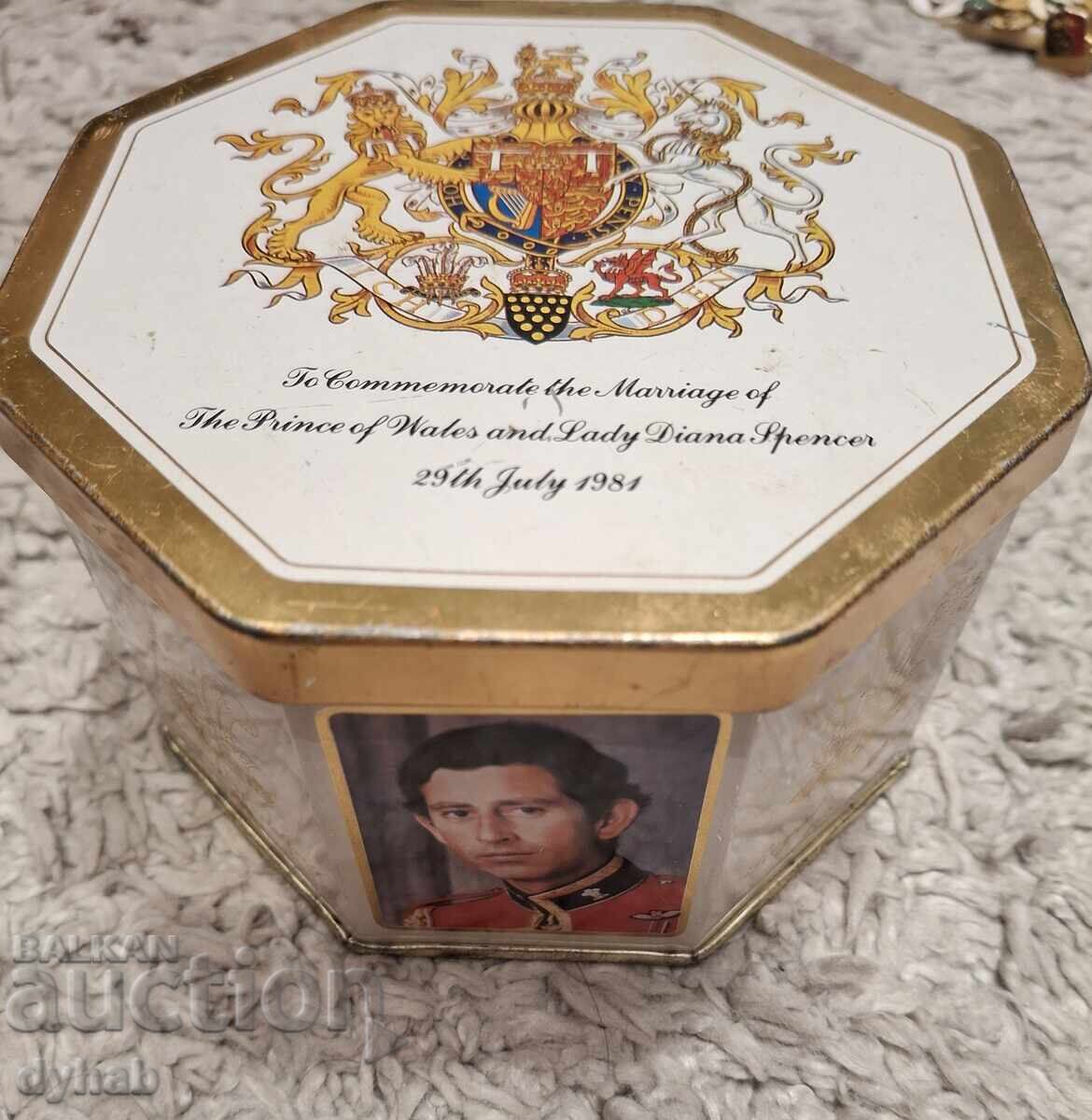 Auction Box with keychain, wedding Diana Auction Box with keychain, wedding Diana