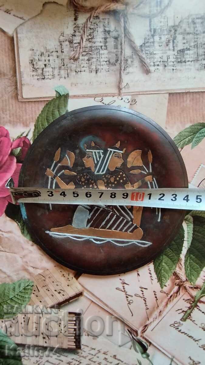 Διακοσμητικό ορειχάλκινο πιάτο από την Αίγυπτο με τιμή € 7.50 | 14.67 BGN