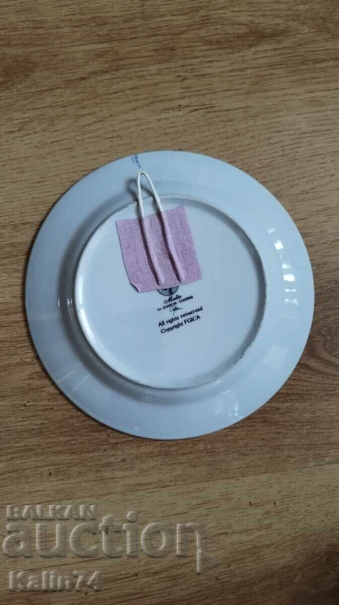 Auction Beautiful plate from Malta Auction Beautiful plate from Malta