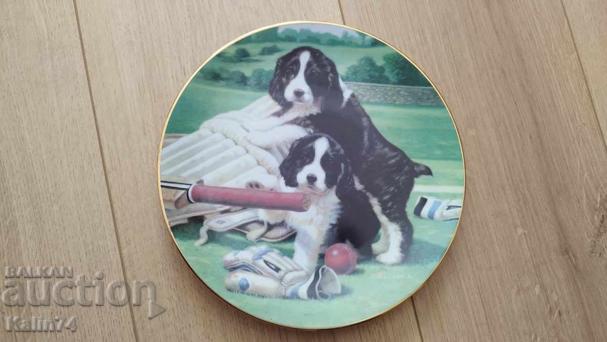 Колекционерска порцеланова чиния за стена.