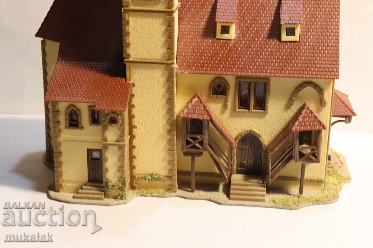 FALLER? KIBRI?  N  1/160   СГРАДА ЦЪРКВА    ВАГОН  ВЛАК  ЖП с цена € 10.00 | 19.56 лв.