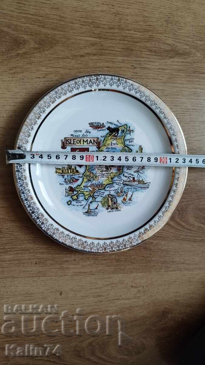 Farfurie de porțelan frumoasă din Anglia cu preț € 12.50 | 24.45 BGN Farfurie de porțelan frumoasă din Anglia cu preț € 12.50 | 24.45 BGN