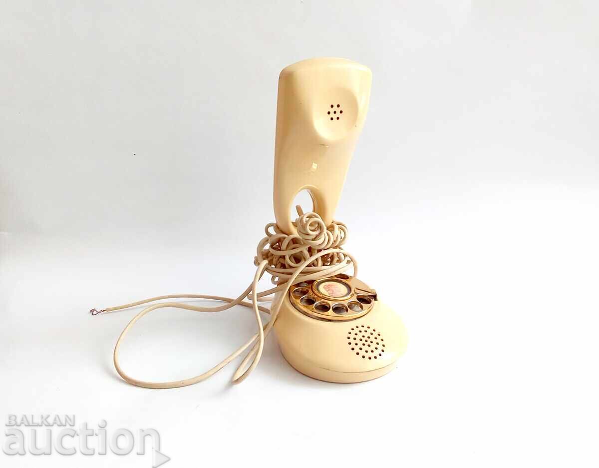 Телефон, известният модел JK, с ротационен циферблат. с цена € 90.00 | 176.02 лв.