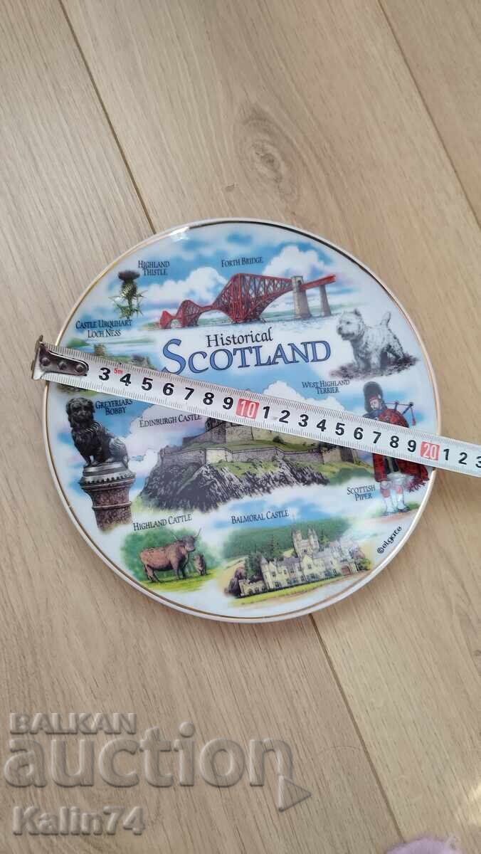 Красива чиния от Шотландия. с цена € 11.50 | 22.49 лв.