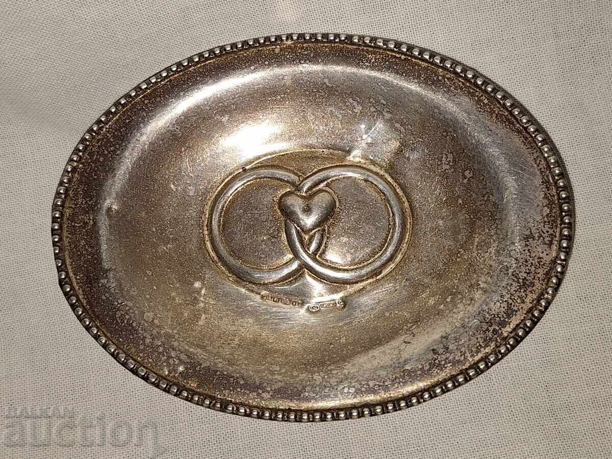 Доставка на Старинен малък сребърен съд за венчални халки