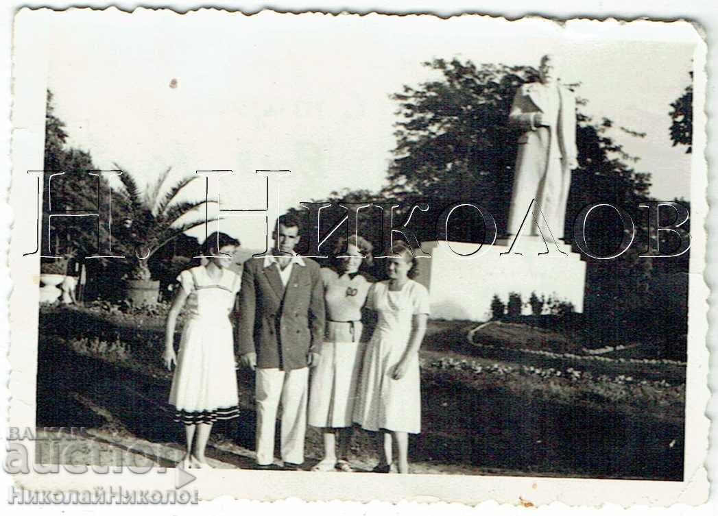 1952 FOTOGRAFIE MICĂ VECHE VARNA GRĂDINA MĂRII E963