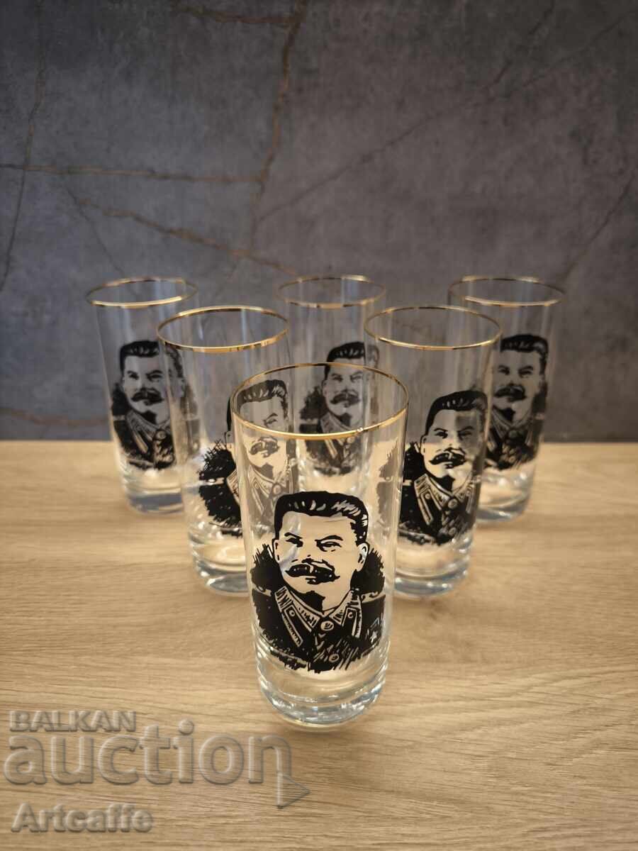 Σπάνιο Συλλεκτικό Σερβίτσιο: Φλιτζάνια με την Εικόνα του Ιωσήφ Στάλιν Σπάνιο Συλλεκτικό Σερβίτσιο: Φλιτζάνια με την Εικόνα του Ιωσήφ Στάλιν