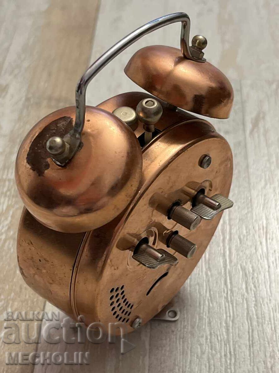 CEAS DE DORMITOR Vedette cu repetiție - 5 CEAS DE DORMITOR Vedette cu repetiție - 5