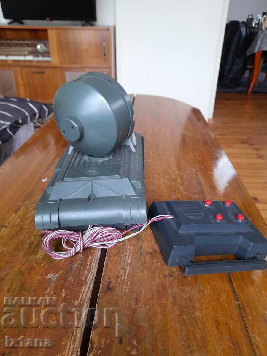 Licitație Vechiă jucărie pentru copii tanc KN72