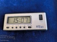 Винтидж часовник с аларма вносен английски с нова батерия