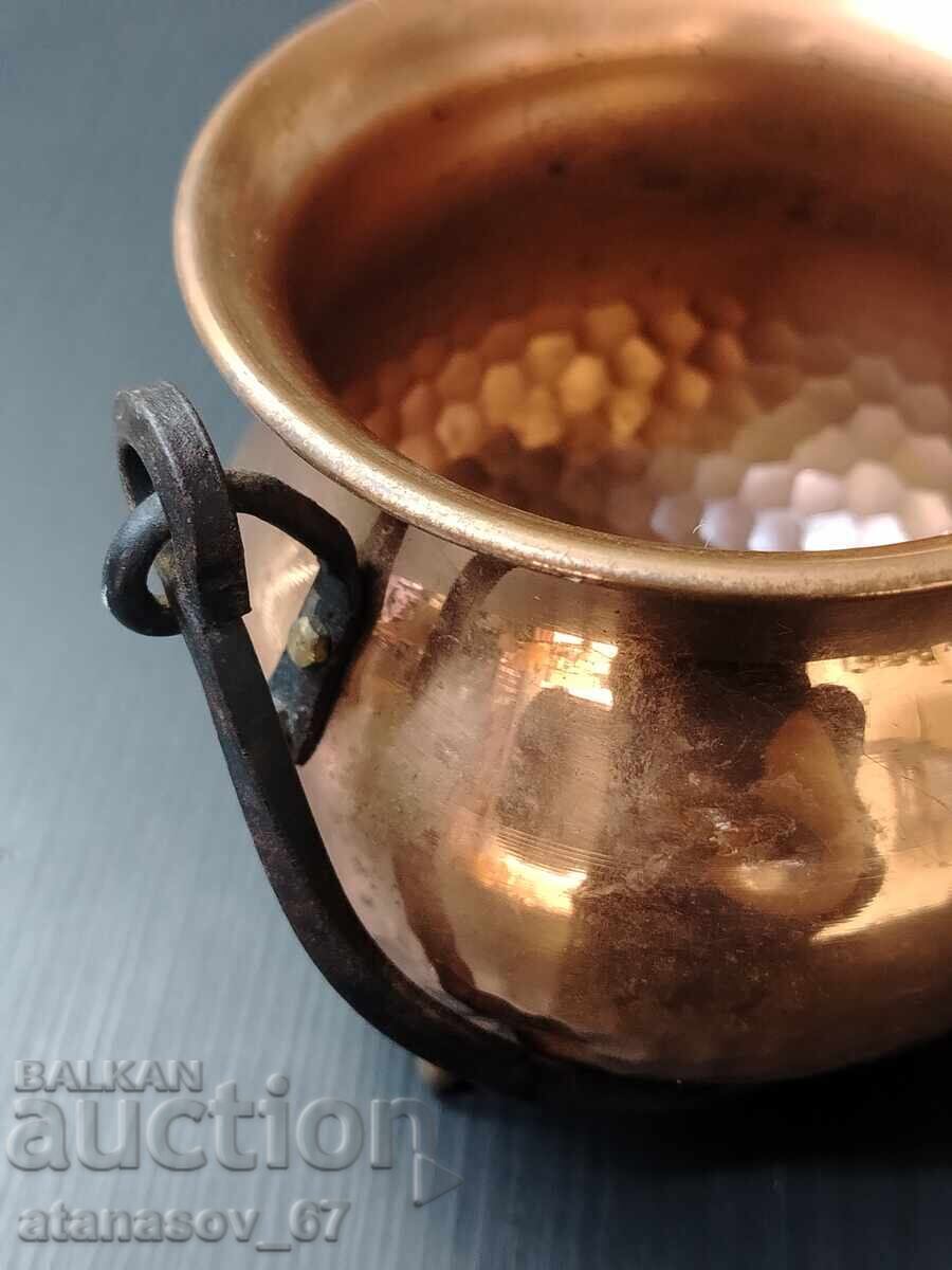 Auction  Copper cauldron