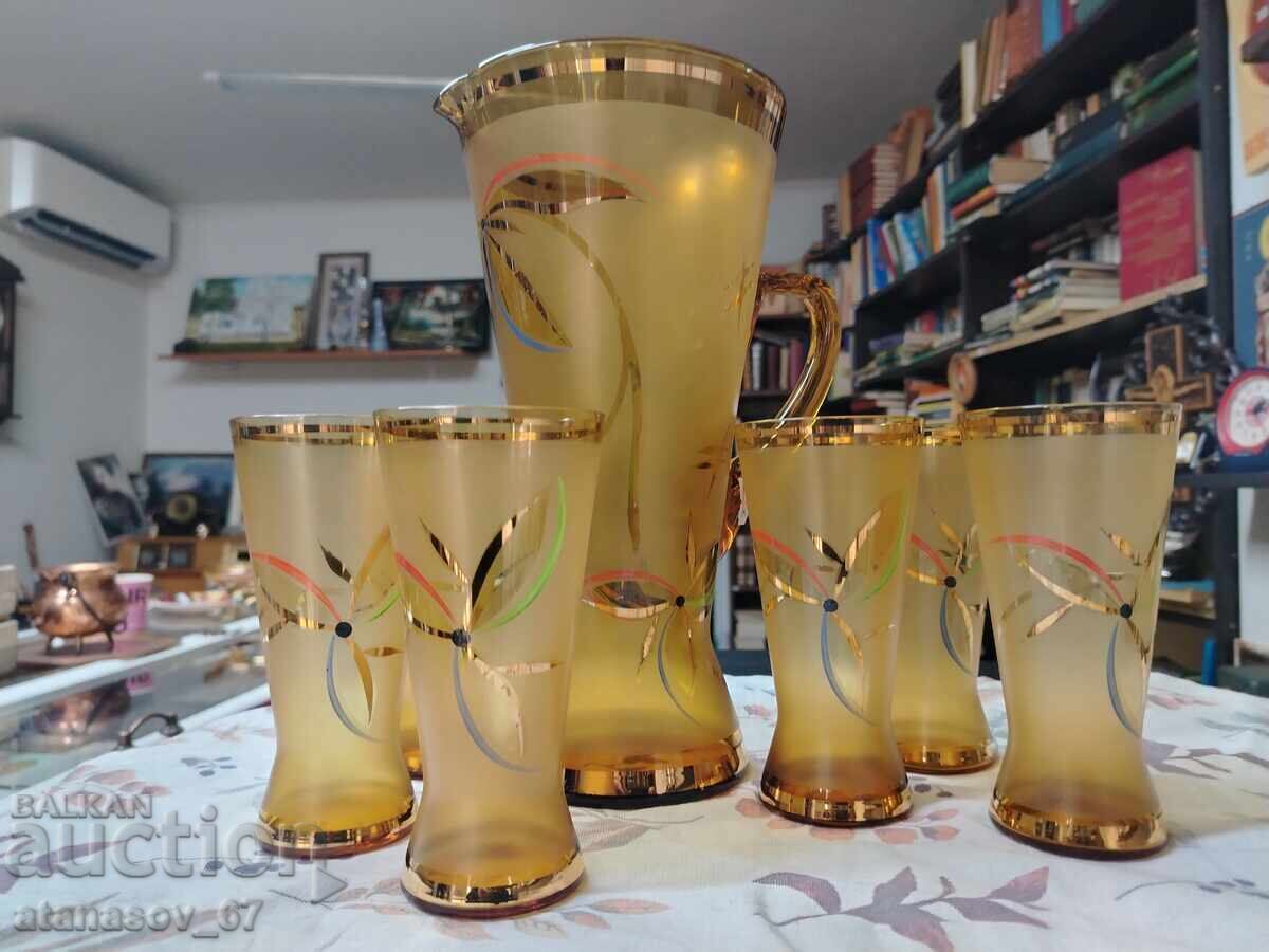 Set de ceai + 6 cești din sticlă colorată cu preț € 100.00 | 195.58 BGN