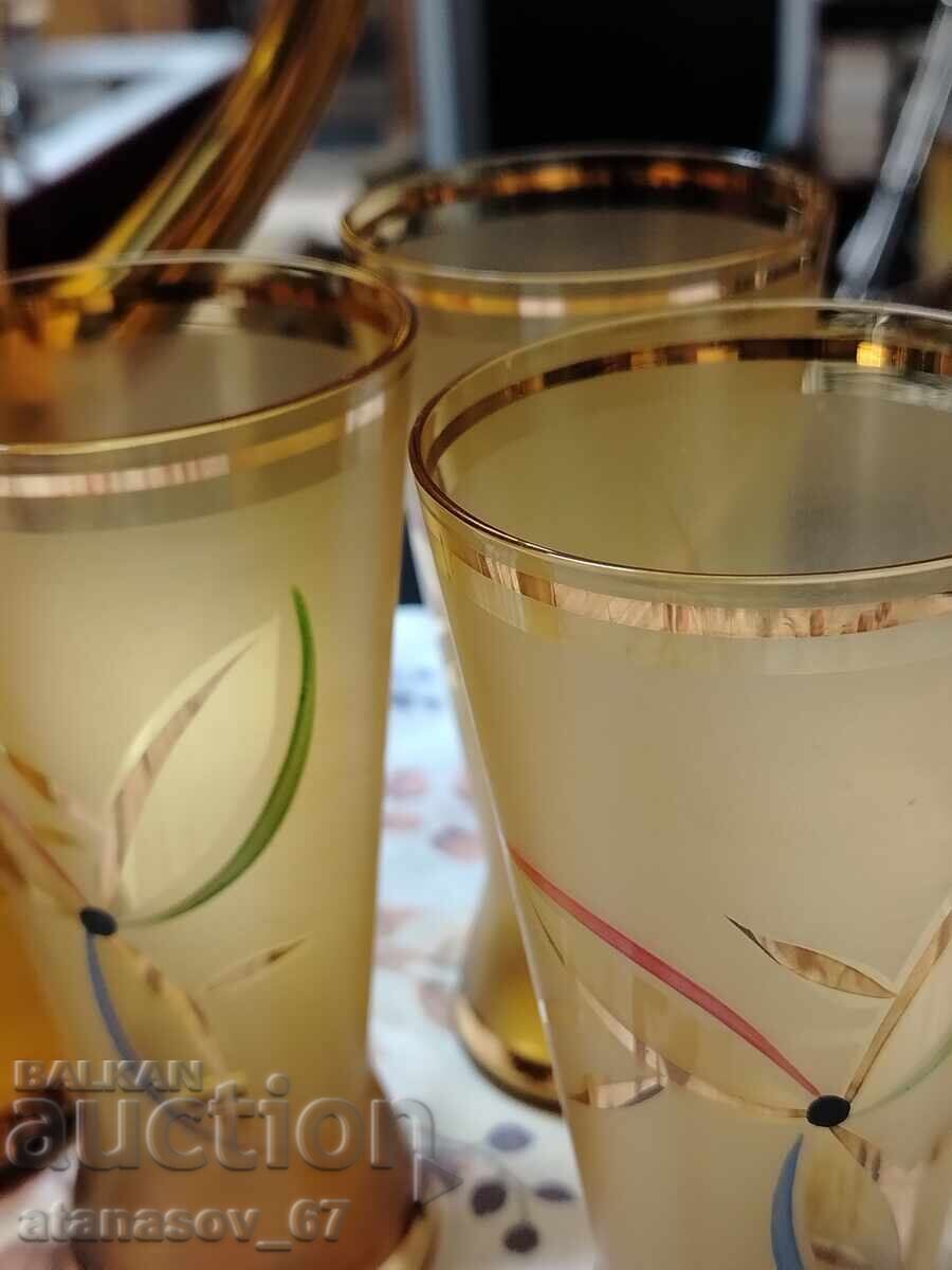 Livrarea Set de ceai + 6 cești din sticlă colorată