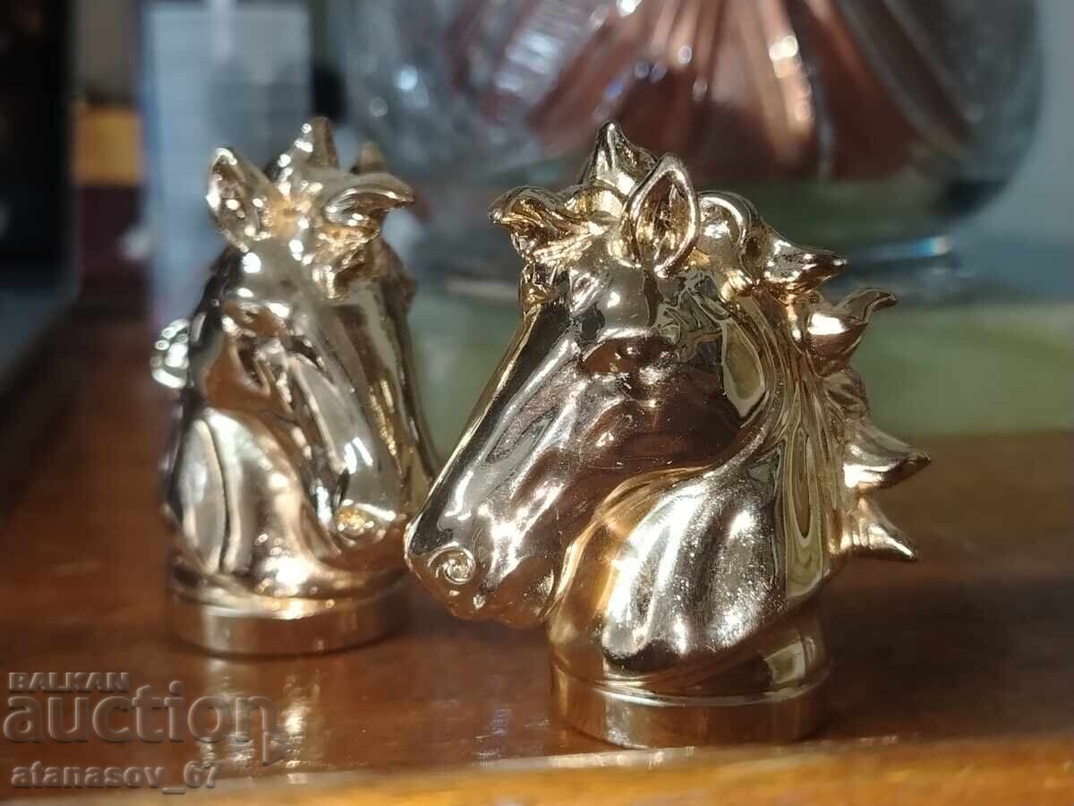 Figurine masive cap de cal cu preț € 12.00 | 23.47 BGN