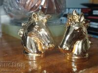 Massive figures of a horse's head