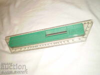 Ρετρό σοβιετικό παράλληλο χάρακα κυλίνδρων πράσινο πλαστικό