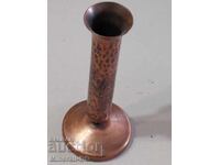 Παλιό χάλκινο βάζο για πιάνο