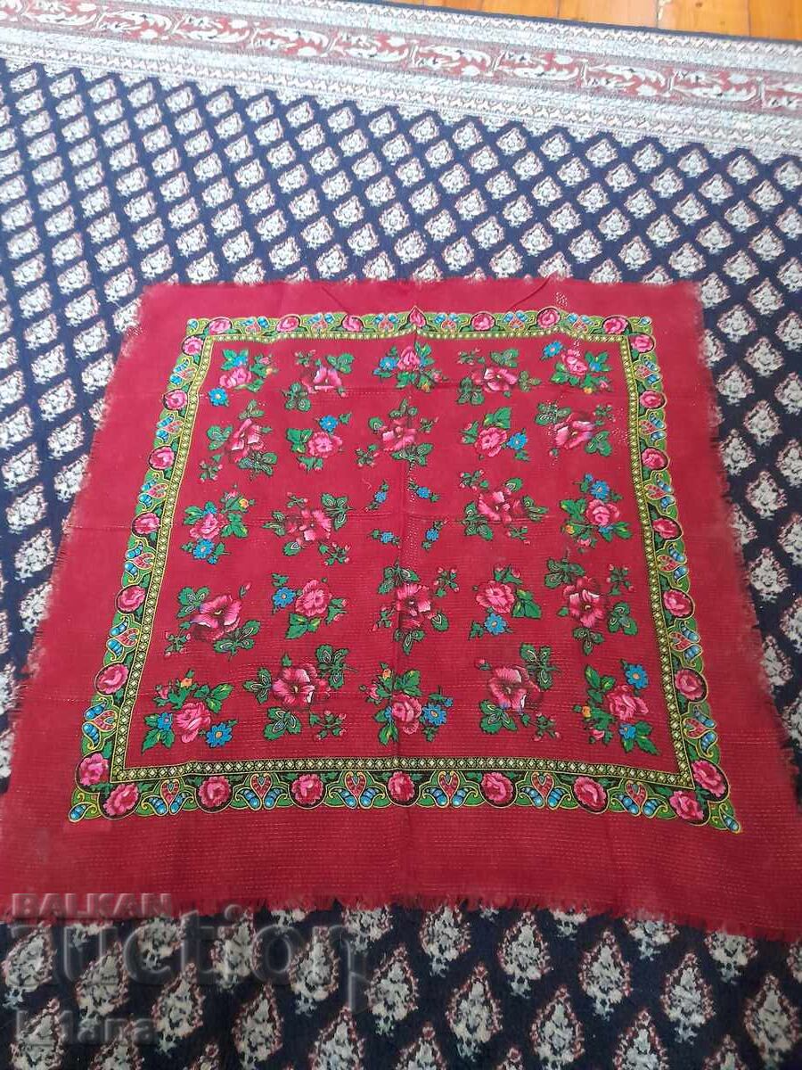 Eșarfă veche pe cap Eșarfă veche pe cap