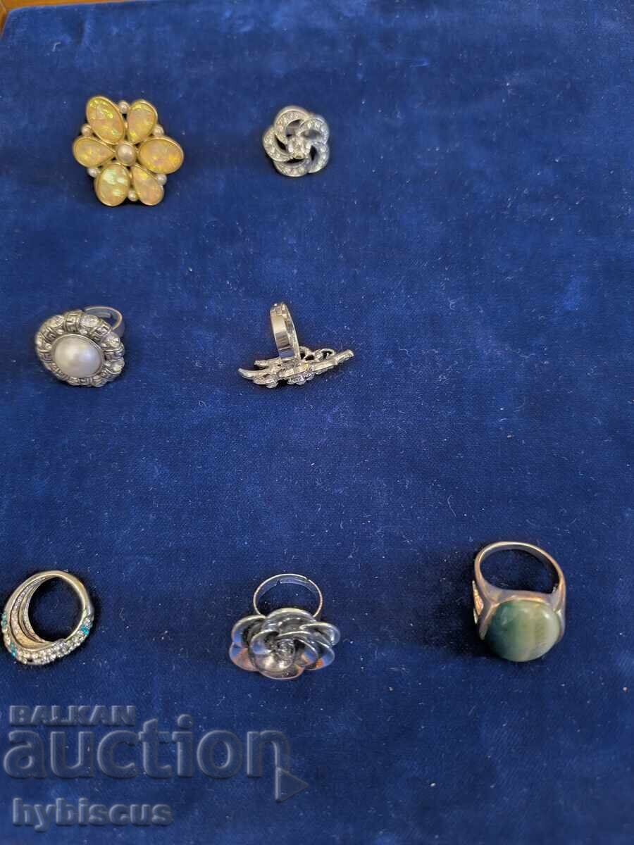 Παρτίδα από καινούργια εισαγόμενα δαχτυλίδια