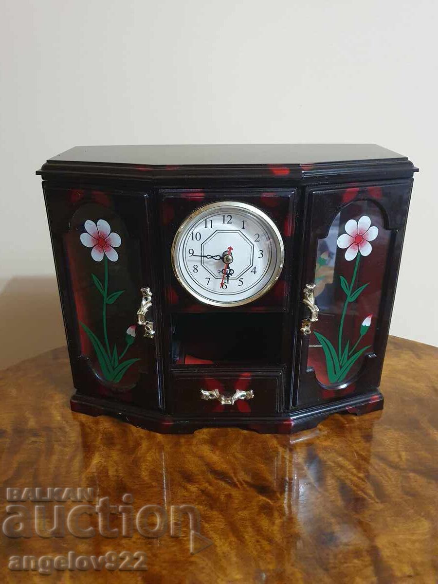 Όμορφο μουσικό κουτί κοσμημάτων!!! με τιμή € 7.50 | 14.67 BGN Όμορφο μουσικό κουτί κοσμημάτων!!! με τιμή € 7.50 | 14.67 BGN