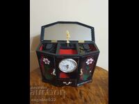 Красива музикална кутия за бижута!!!