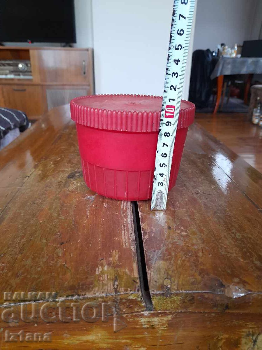 Стара кутия за храна с цена € 7.00 | 13.69 лв. Стара кутия за храна с цена € 7.00 | 13.69 лв.