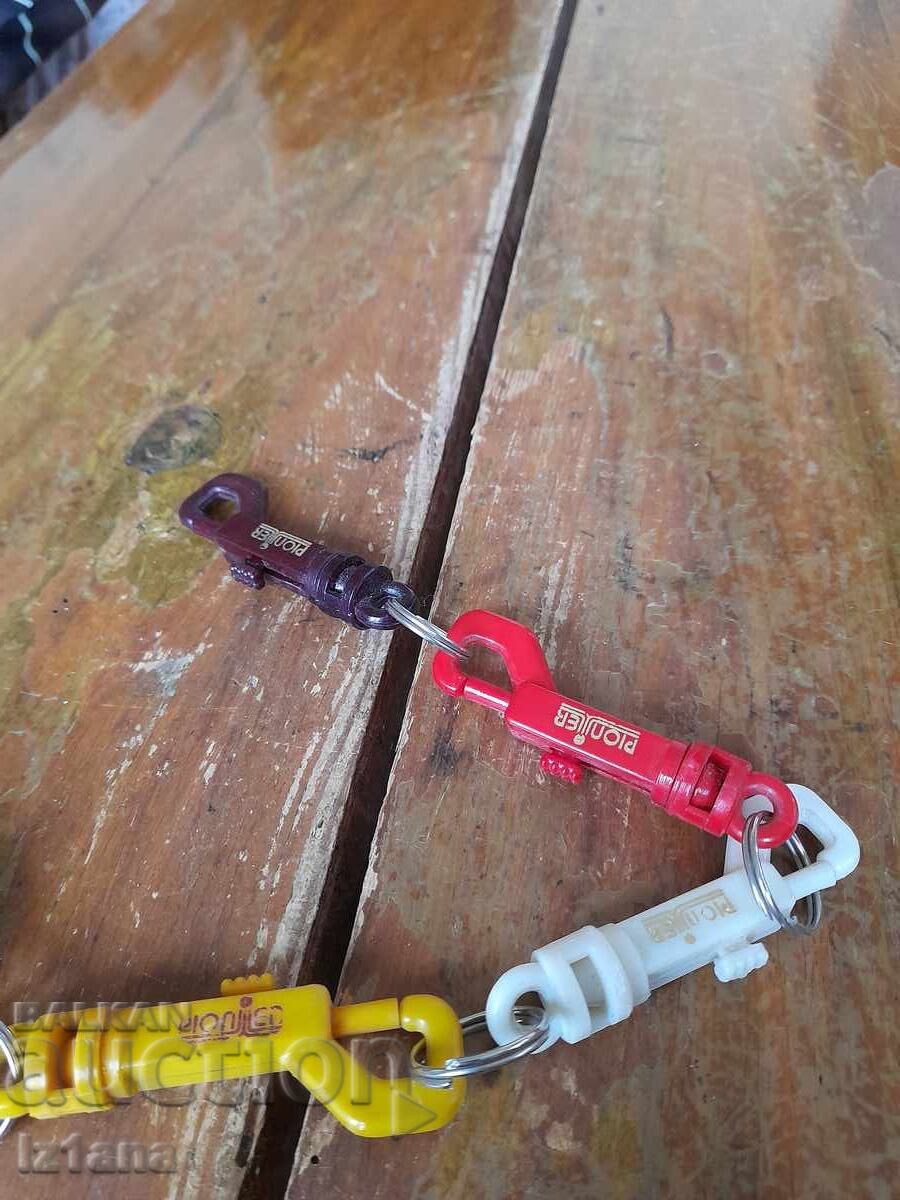 Licitație Breloc vechi, brelocuri Pionier Licitație Breloc vechi, brelocuri Pionier