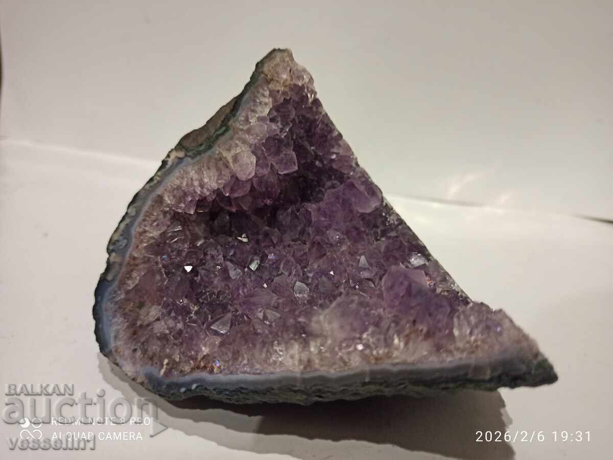 Παλιά διακόσμηση από αμέθυστο γεώδη με τιμή € 85.00 | 166.25 BGN