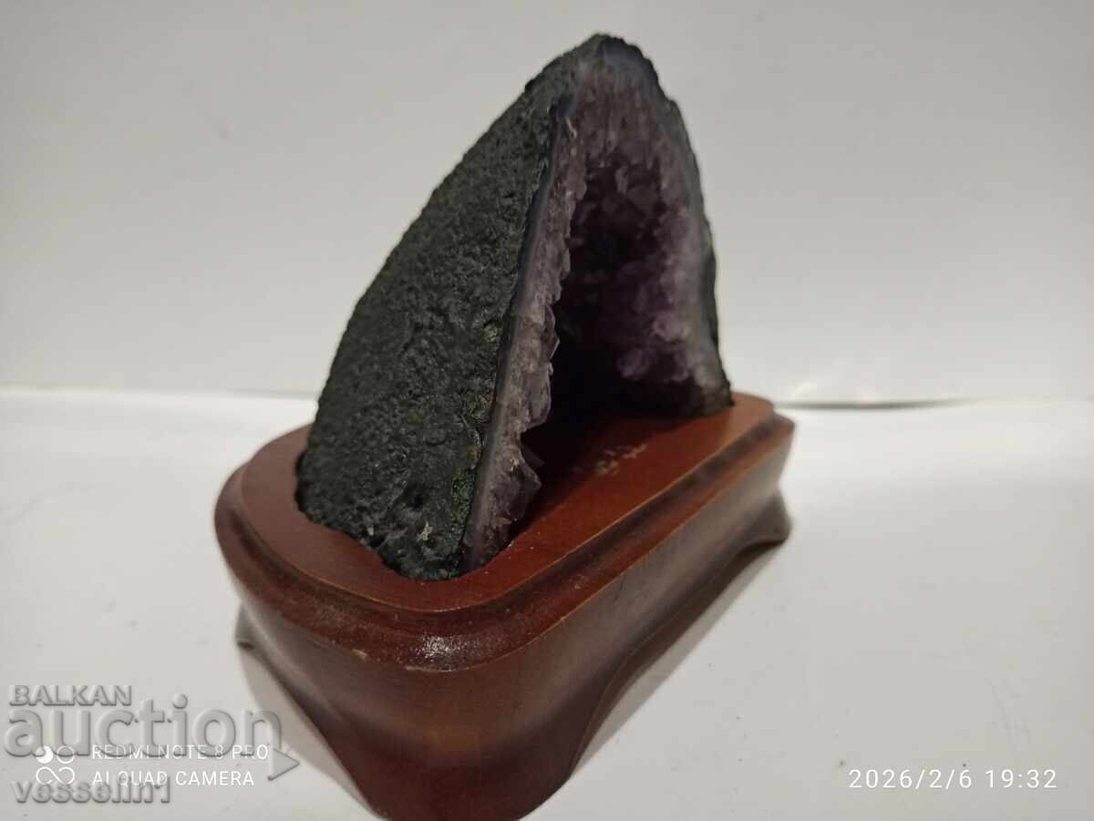 Παράδοση Παλιά διακόσμηση από αμέθυστο γεώδη