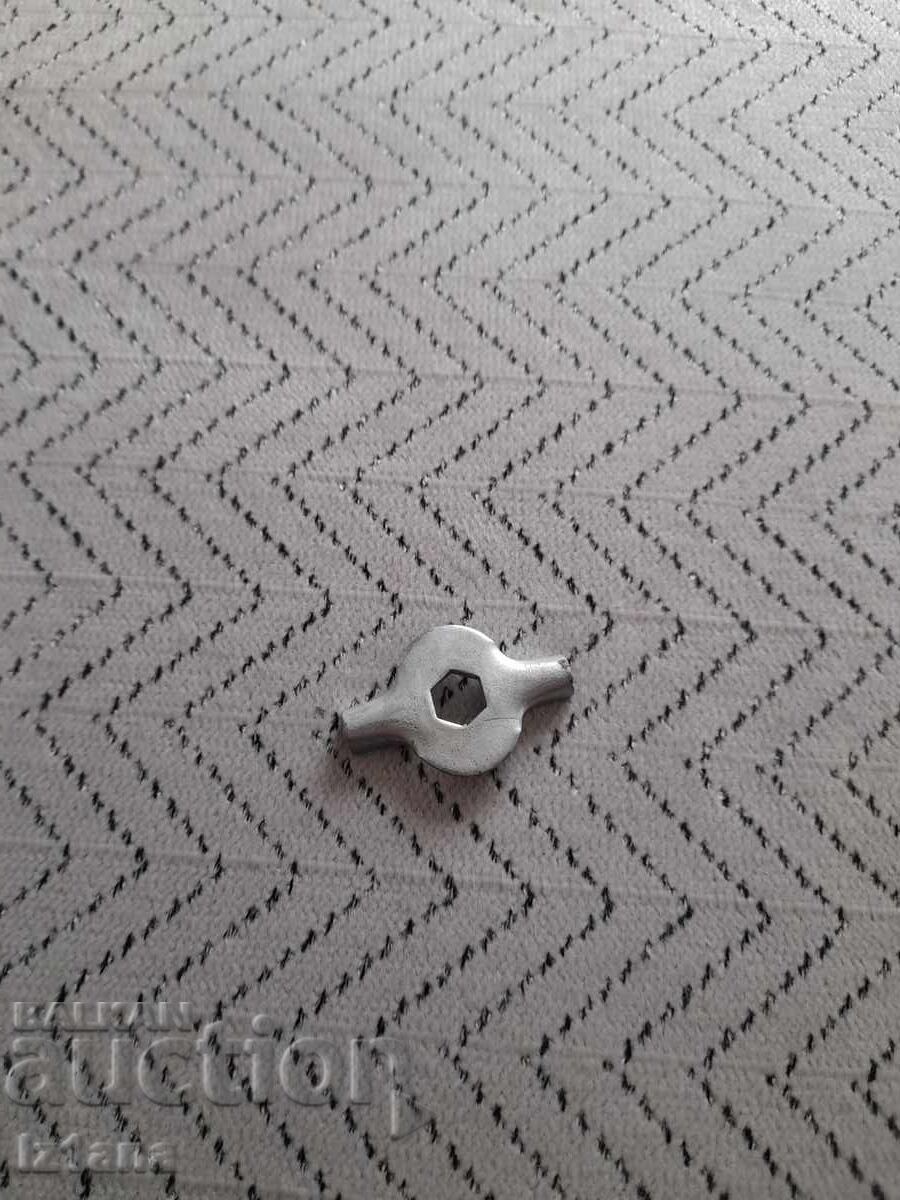 Cheie veche de bicicletă pentru spițe