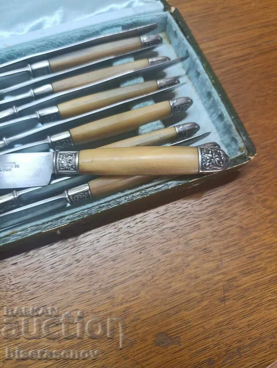 Доставка на Винтидж прибори 12бр