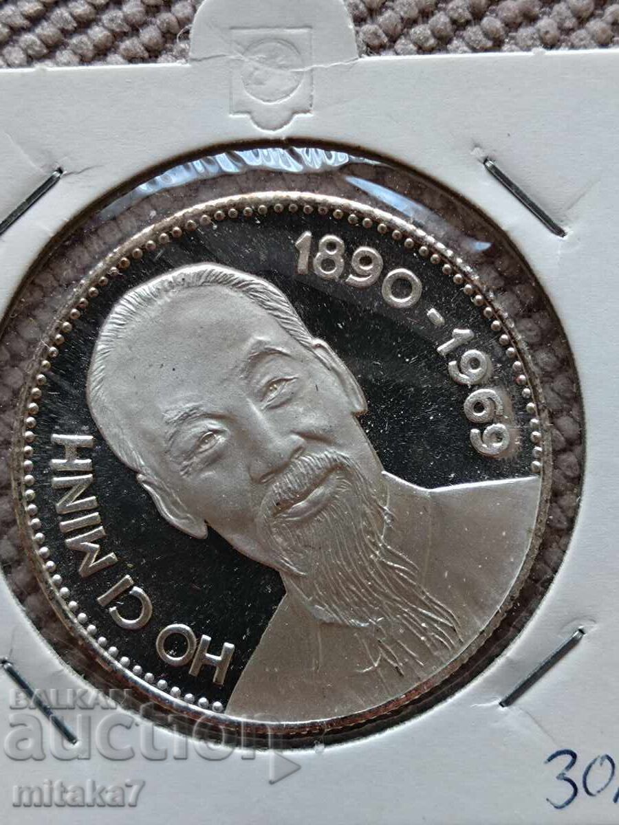 Medalie - Ho Și Min (Italia)