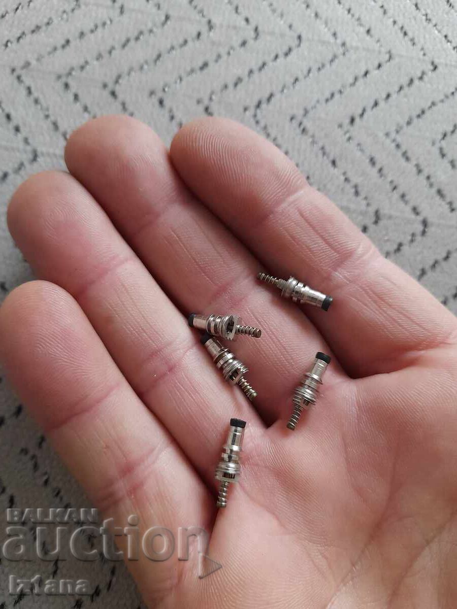 Стара игличка,иглички за вентил с цена € 11.00 | 21.51 лв.