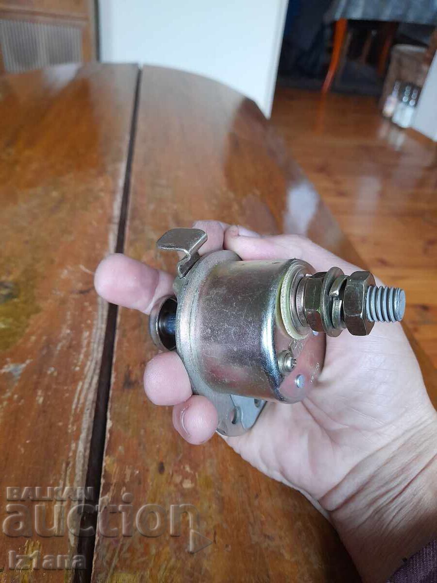 Vechea masă cu chei - 6